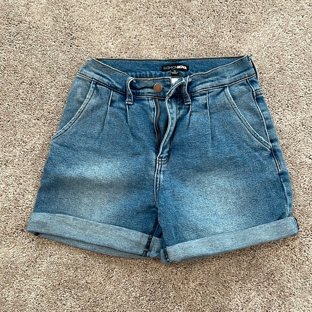 Fashion Nova Pleated Jean Shorts